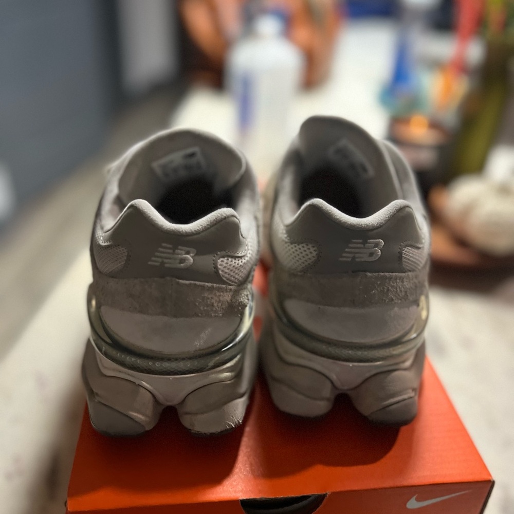 New Balance Women's Sneakers - White and Gray - Picture 3 of 6